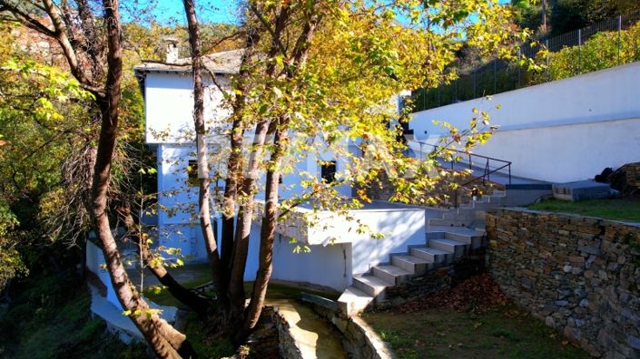 Image No.50-3 Bed Property for sale