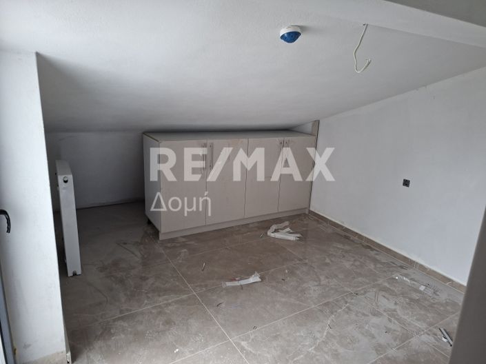 Image No.9-3 Bed Maisonette for sale