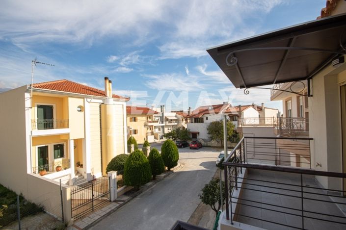 Image No.18-3 Bed Maisonette for sale