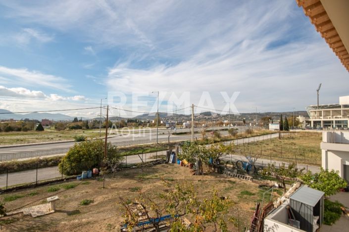 Image No.37-2 Bed Maisonette for sale