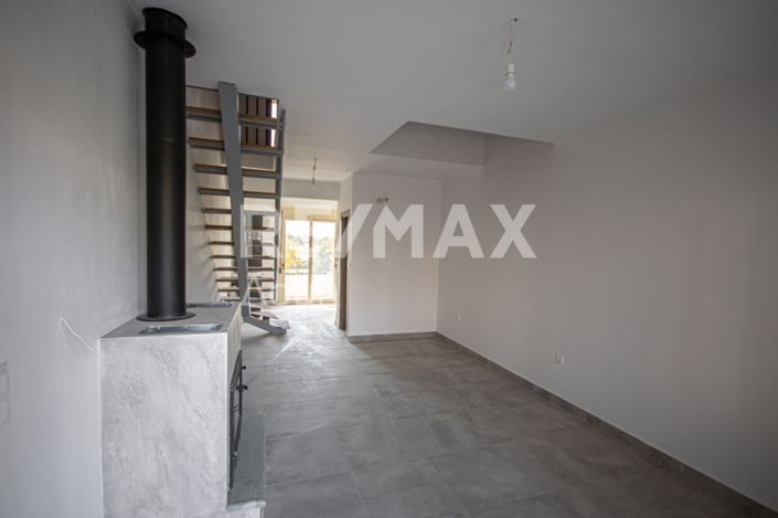 Image No.6-2 Bed Maisonette for sale