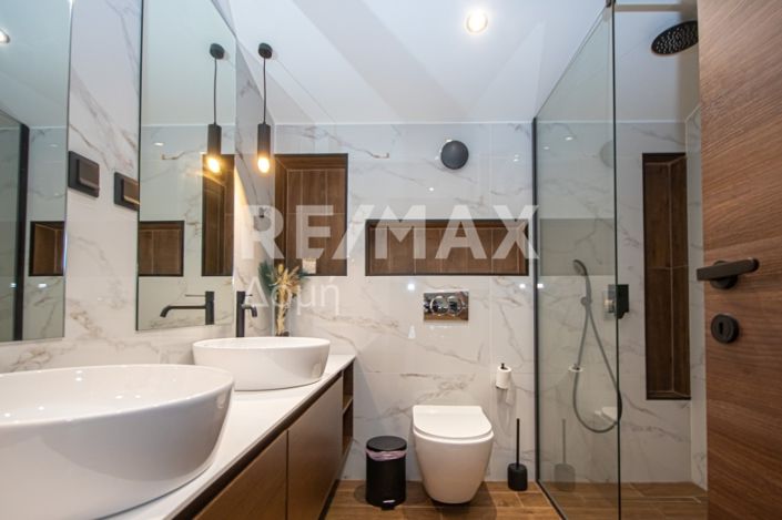 Image No.17-3 Bed House for sale