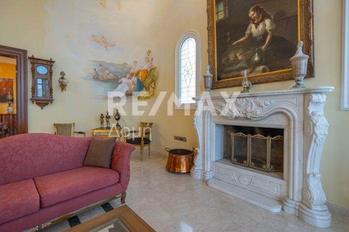 Image No.12-6 Bed Property for sale