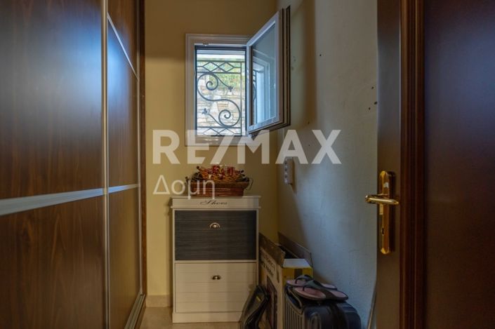 Image No.25-6 Bed Property for sale