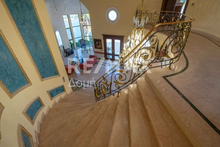 Image No.28-6 Bed Property for sale