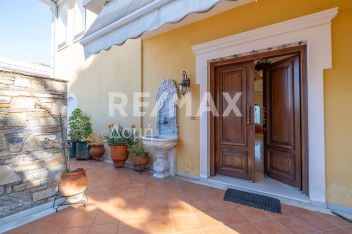 Image No.54-6 Bed Property for sale