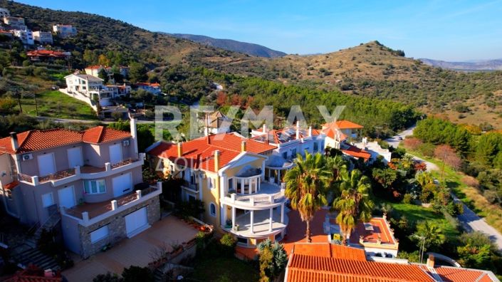 Image No.55-6 Bed Property for sale