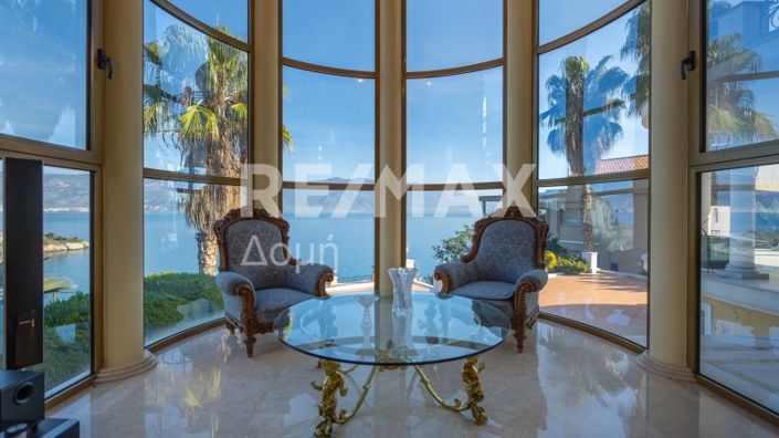 Image No.11-6 Bed Property for sale