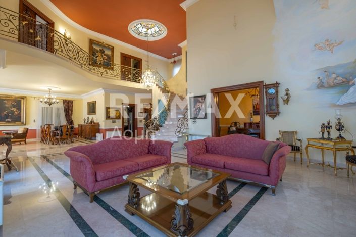 Image No.14-6 Bed Property for sale