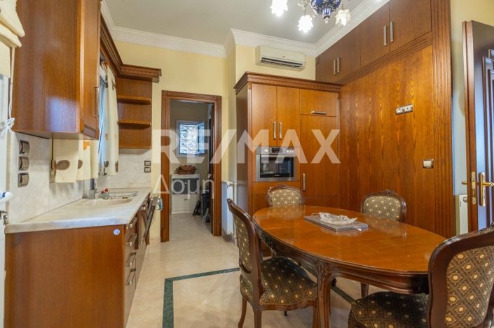 Image No.23-6 Bed Property for sale