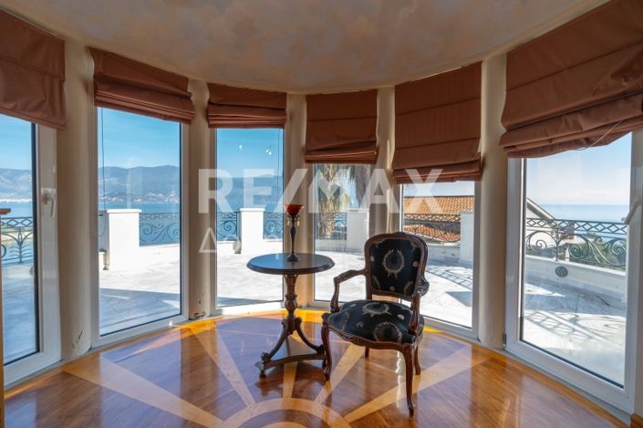 Image No.37-6 Bed Property for sale