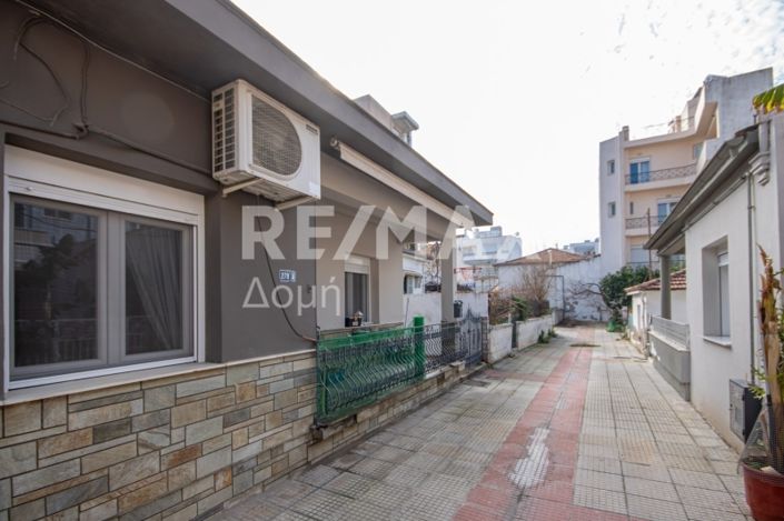 Image No.2-Maison de 2 chambres à vendre à Magnésie