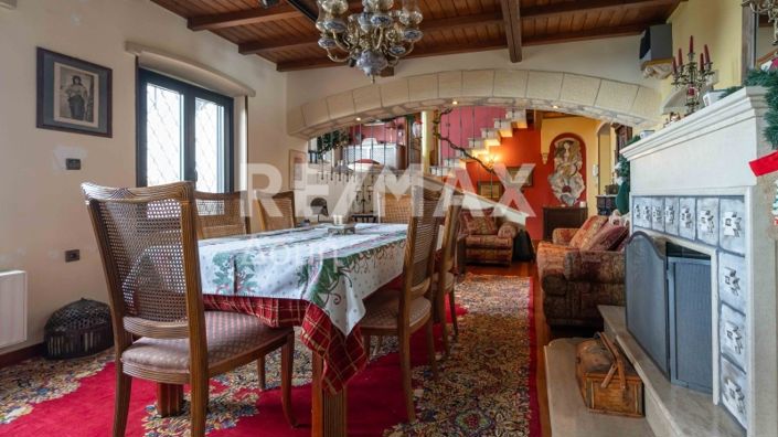 Image No.6-4 Bed Maisonette for sale