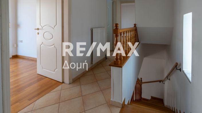 Image No.18-3 Bed Maisonette for sale
