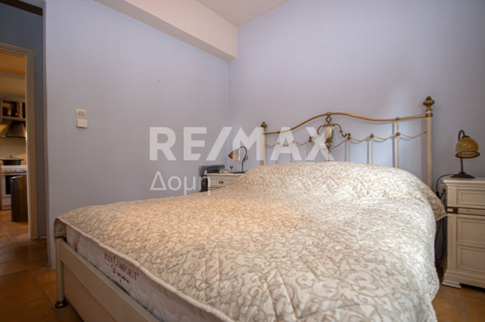 Image No.10-3 Bed Property for sale