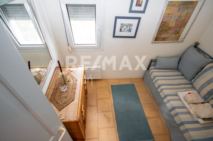 Image No.13-3 Bed Property for sale