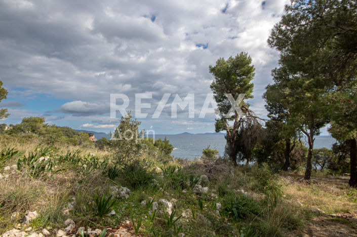 Image No.32-3 Bed Property for sale