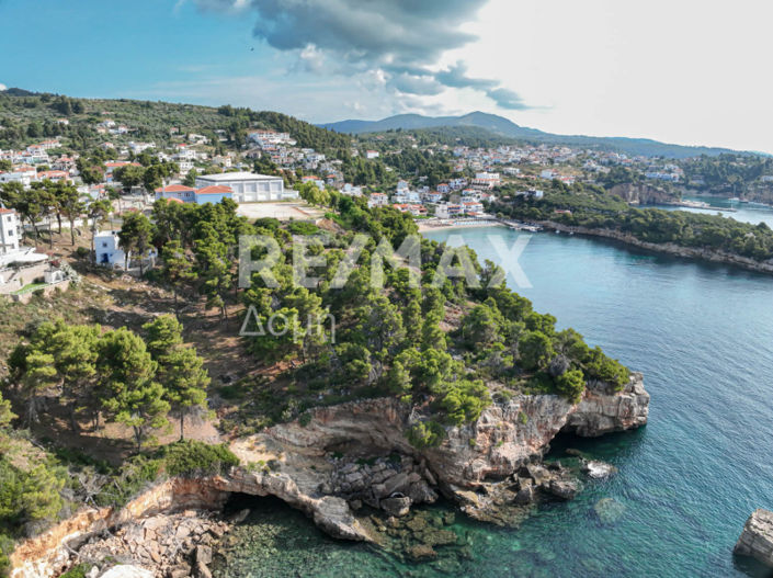 Image No.3-3 Bed Property for sale