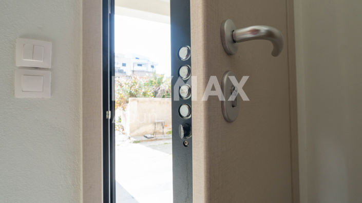 Image No.7-1 Bed Maisonette for sale