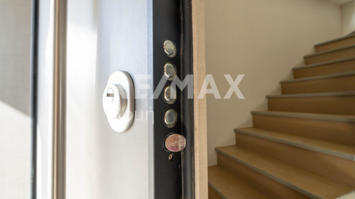 Image No.8-1 Bed Maisonette for sale