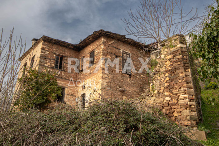 Image No.2-4 Bed House for sale