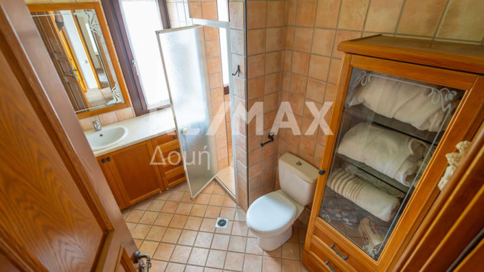 Image No.11-4 Bed Property for sale