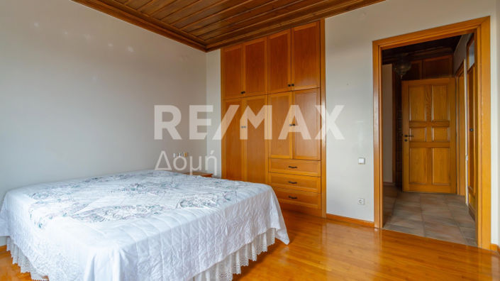 Image No.15-4 Bed Property for sale