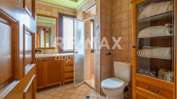 Image No.20-4 Bed Property for sale