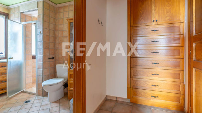 Image No.27-4 Bed Property for sale