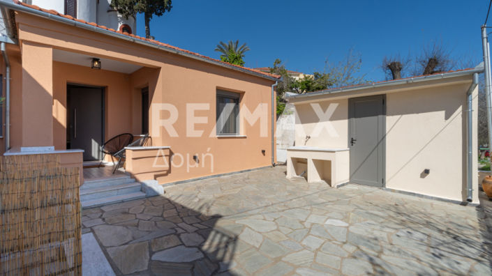 Image No.8-2 Bed House for sale