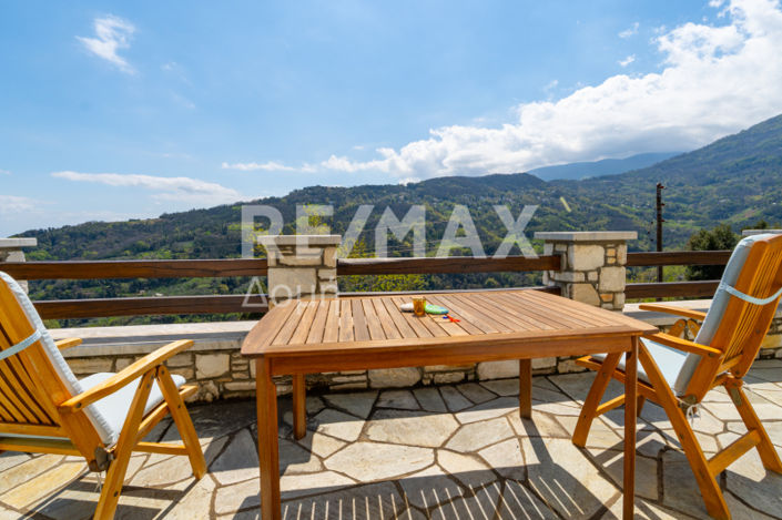 Image No.10-4 Bed Property for sale