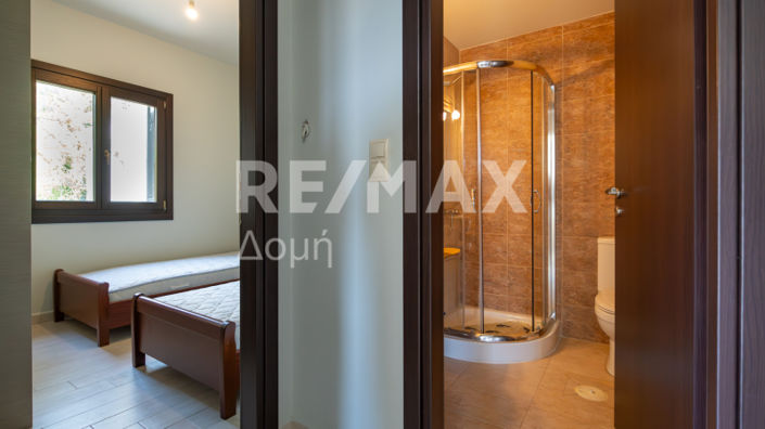 Image No.18-4 Bed Property for sale