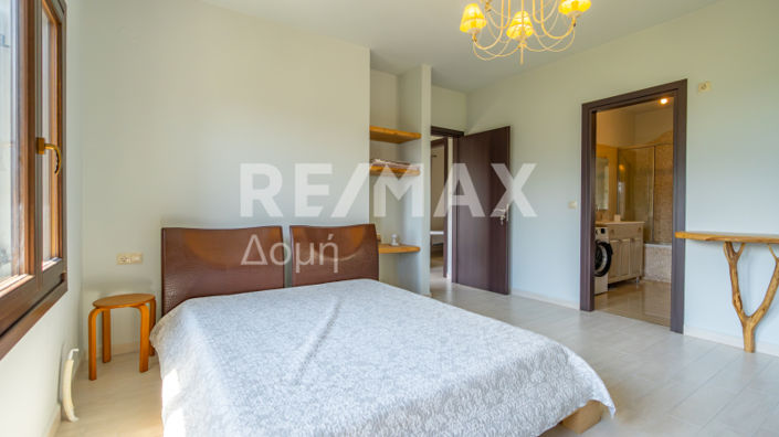 Image No.28-4 Bed Property for sale