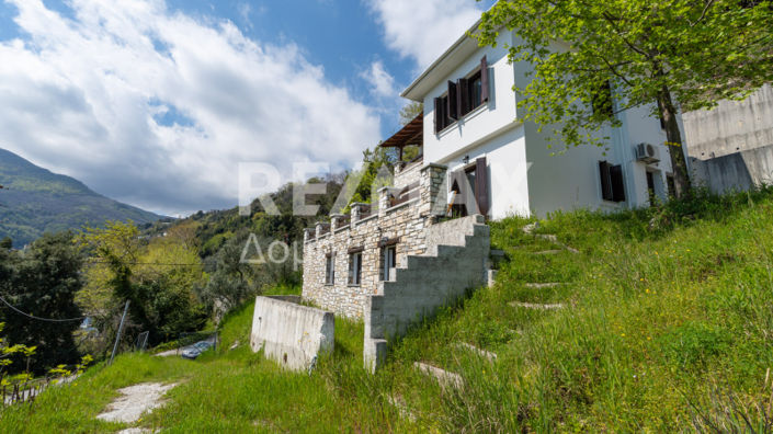 Image No.3-Propriété de 4 chambres à vendre à Magnésie