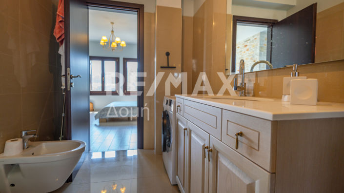 Image No.30-4 Bed Property for sale