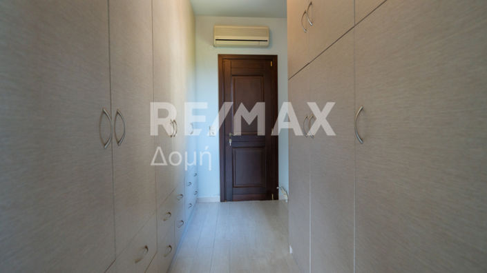 Image No.32-4 Bed Property for sale