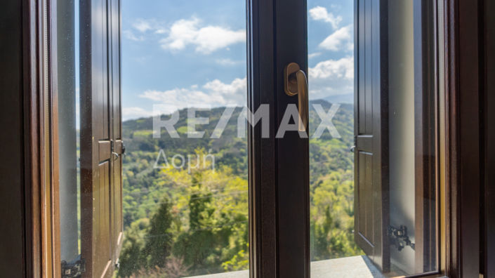 Image No.52-4 Bed Property for sale