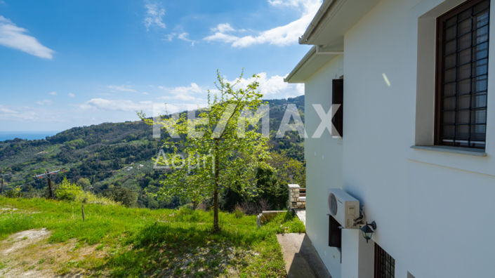 Image No.53-4 Bed Property for sale