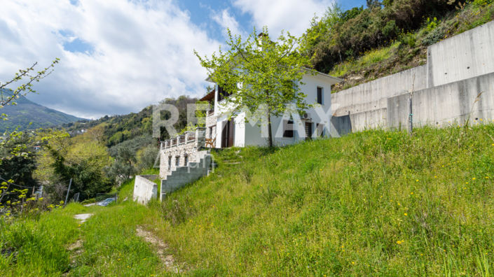 Image No.57-4 Bed Property for sale