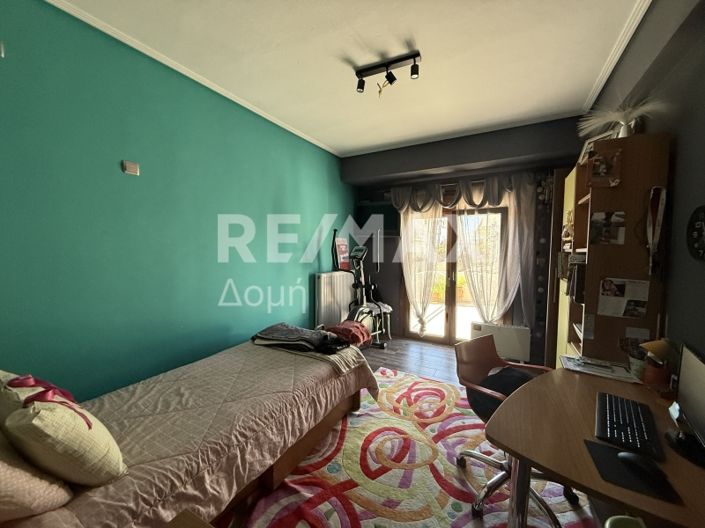 Image No.10-5 Bed Property for sale