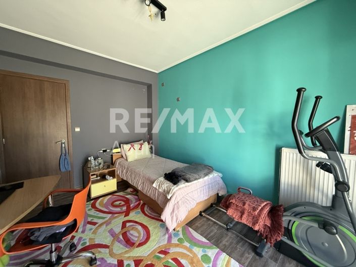 Image No.11-5 Bed Property for sale