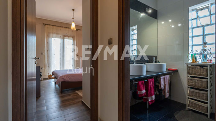 Image No.13-5 Bed Property for sale