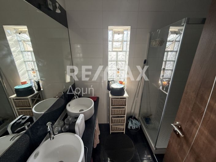 Image No.18-5 Bed Property for sale