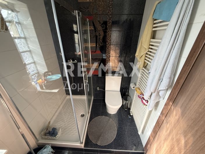 Image No.19-5 Bed Property for sale