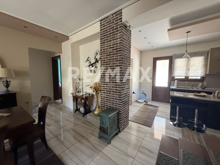 Image No.2-5 Bed Property for sale