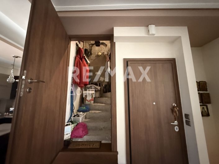 Image No.20-5 Bed Property for sale