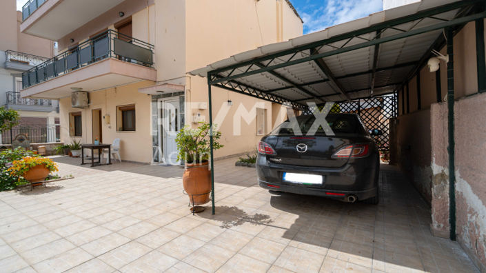 Image No.27-5 Bed Property for sale