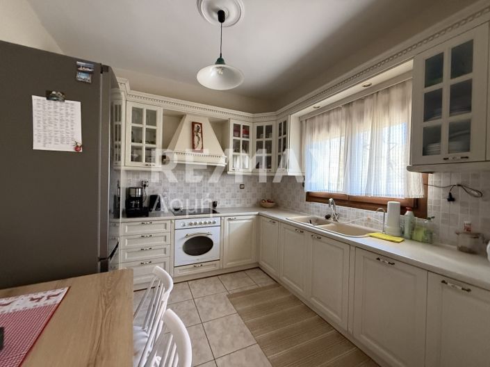 Image No.46-5 Bed Property for sale