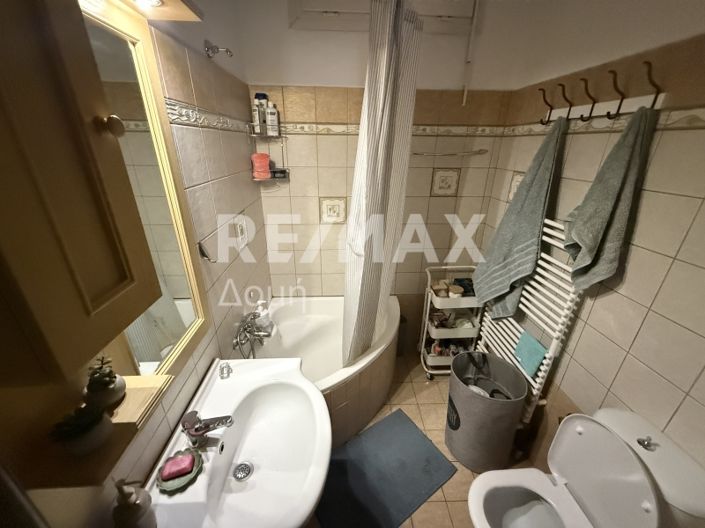 Image No.56-5 Bed Property for sale