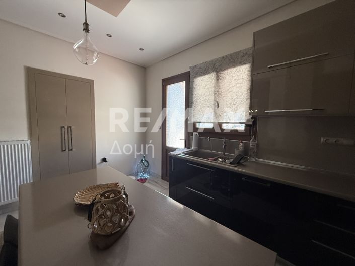 Image No.9-5 Bed Property for sale